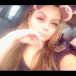 Meet your Posher, Nicole